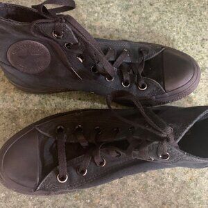 chuck Taylor converse, black